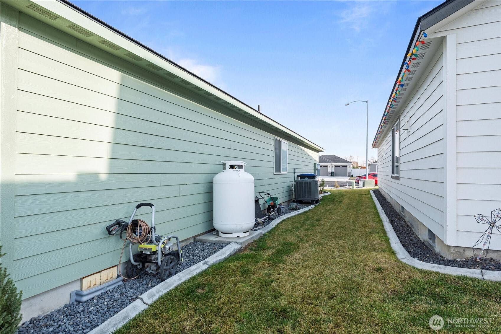 3304 W Crabapple CT, Moses Lake, WA 98837