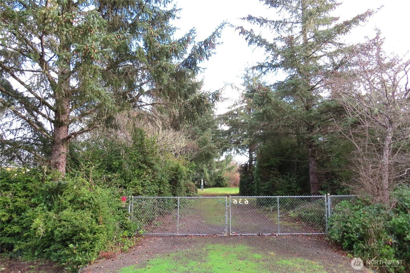 636 Weatherwax LOOP NE, Ocean Shores, WA 98569