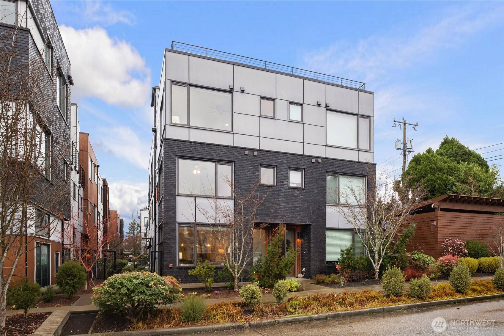 4272 SW Bradford ST, Seattle, WA 98116