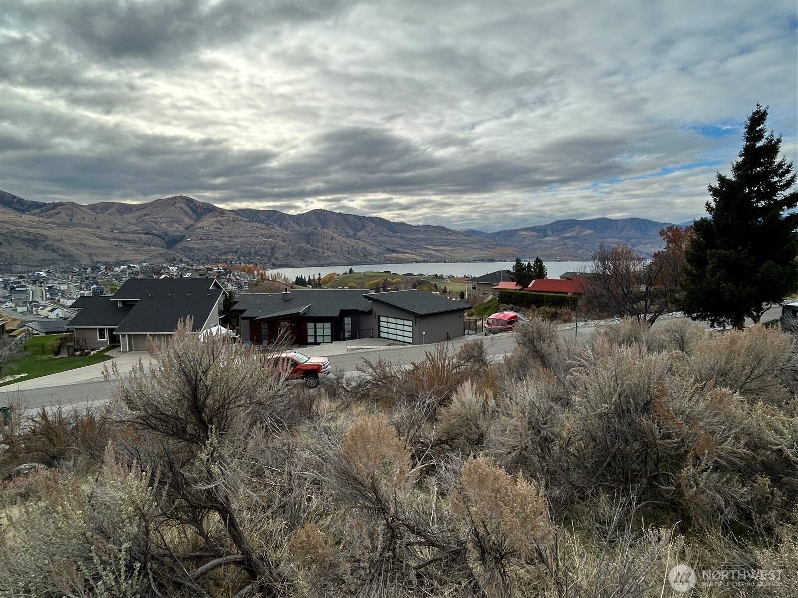139 Bogey BLVD, Chelan, WA 98816
