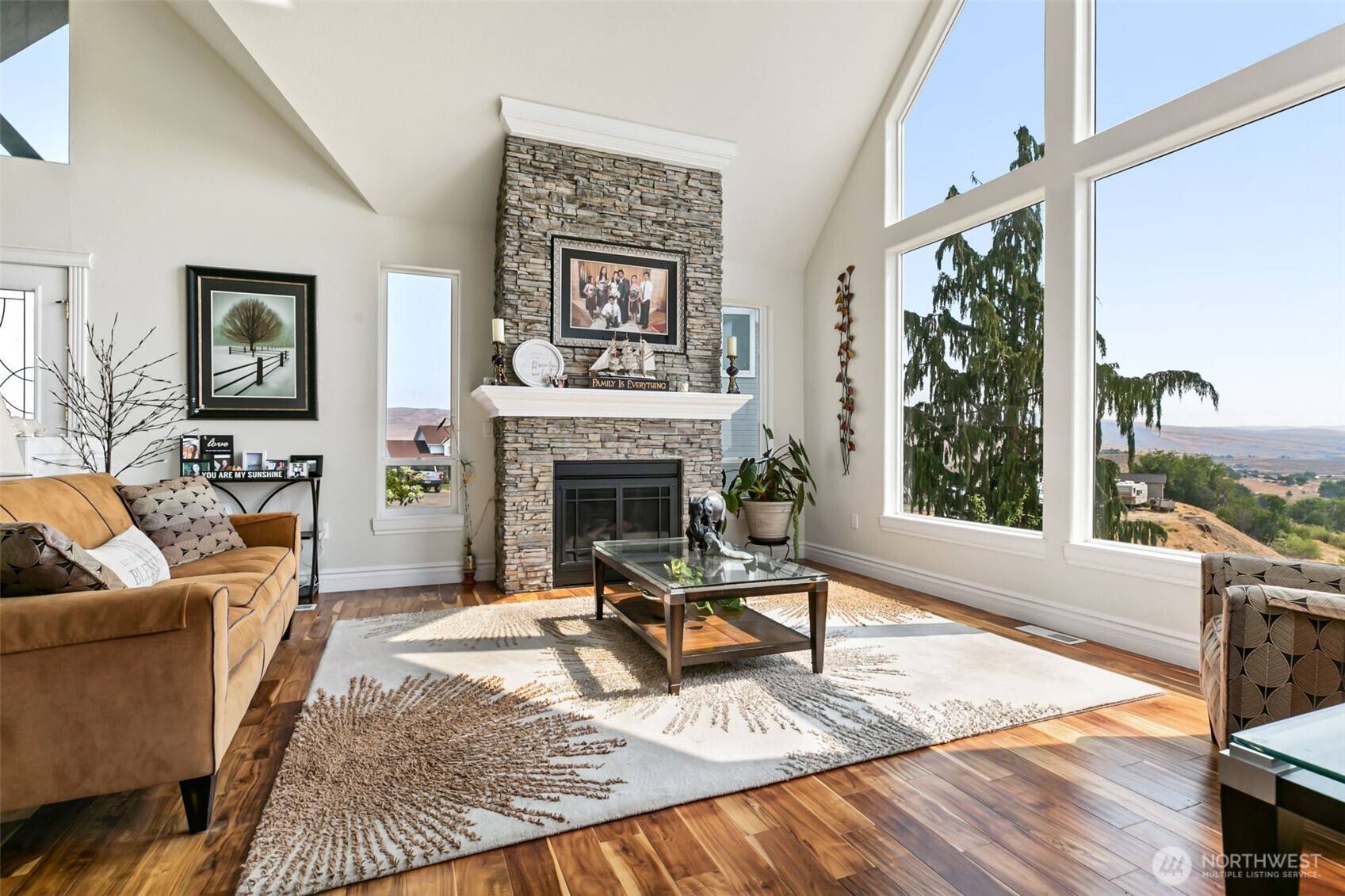 921 Tibbling RD, Selah, WA 98942