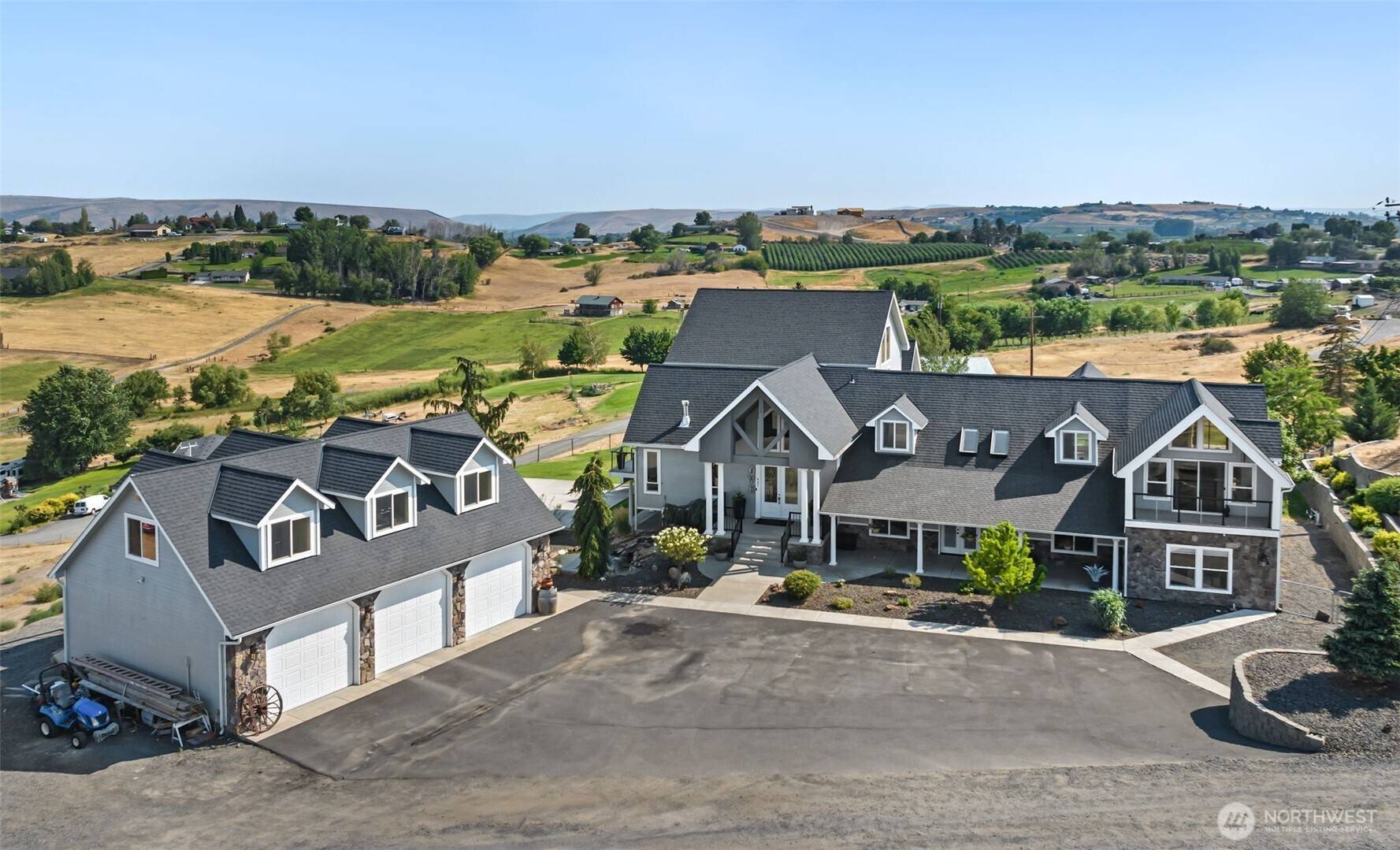 921 Tibbling RD, Selah, WA 98942