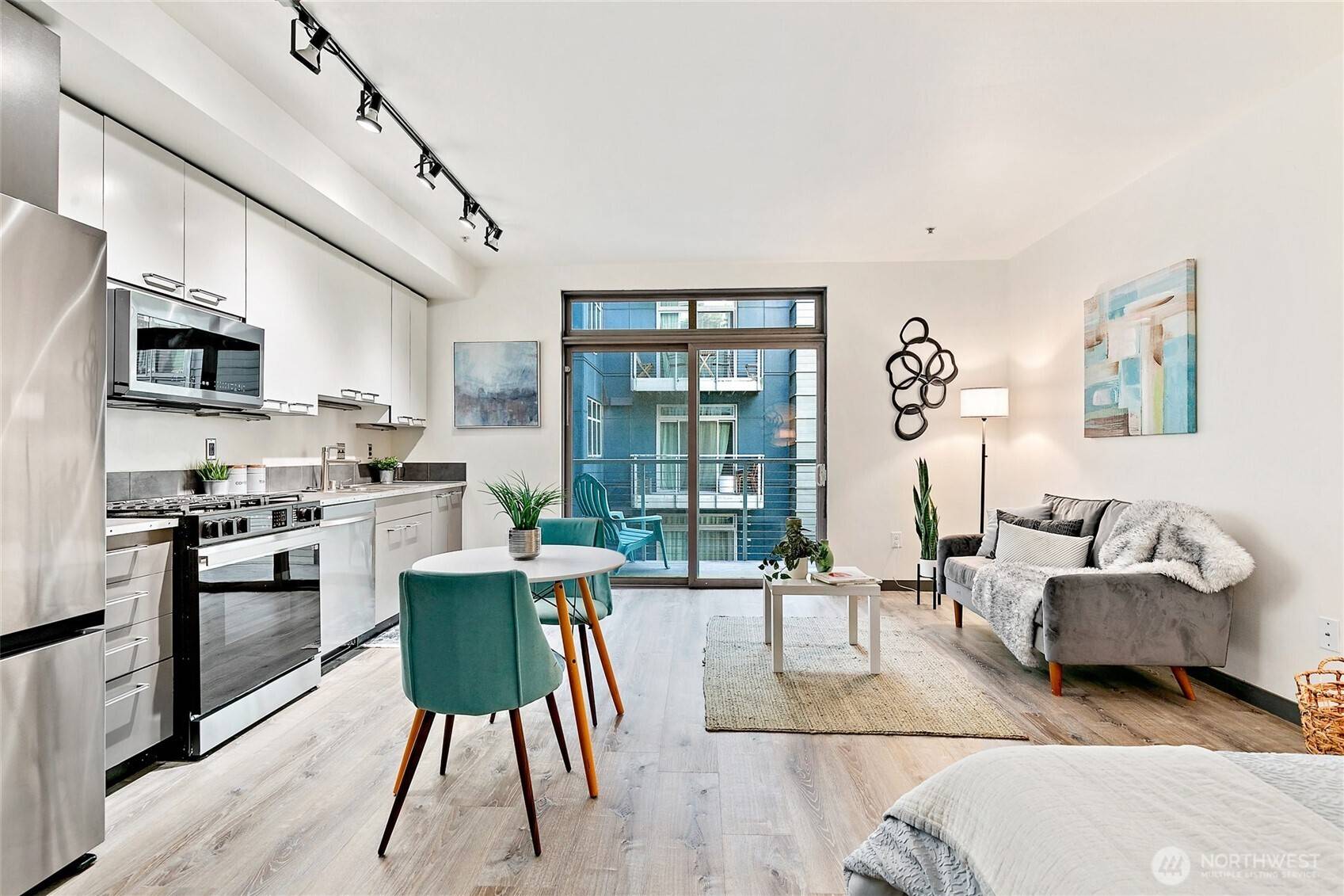 1414 12th AVE #404, Seattle, WA 98122
