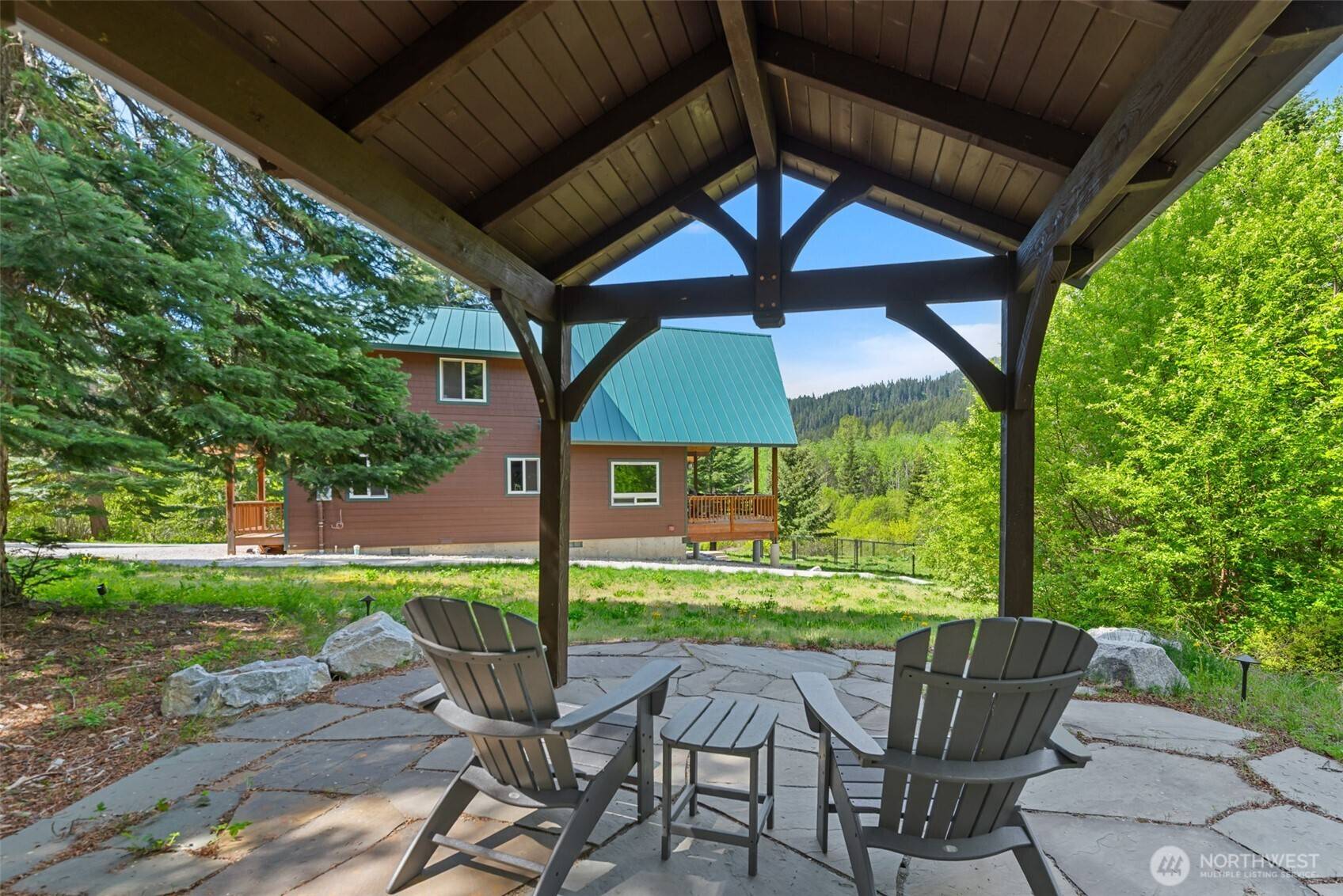 175 Deep Powder LN, Leavenworth, WA 98826
