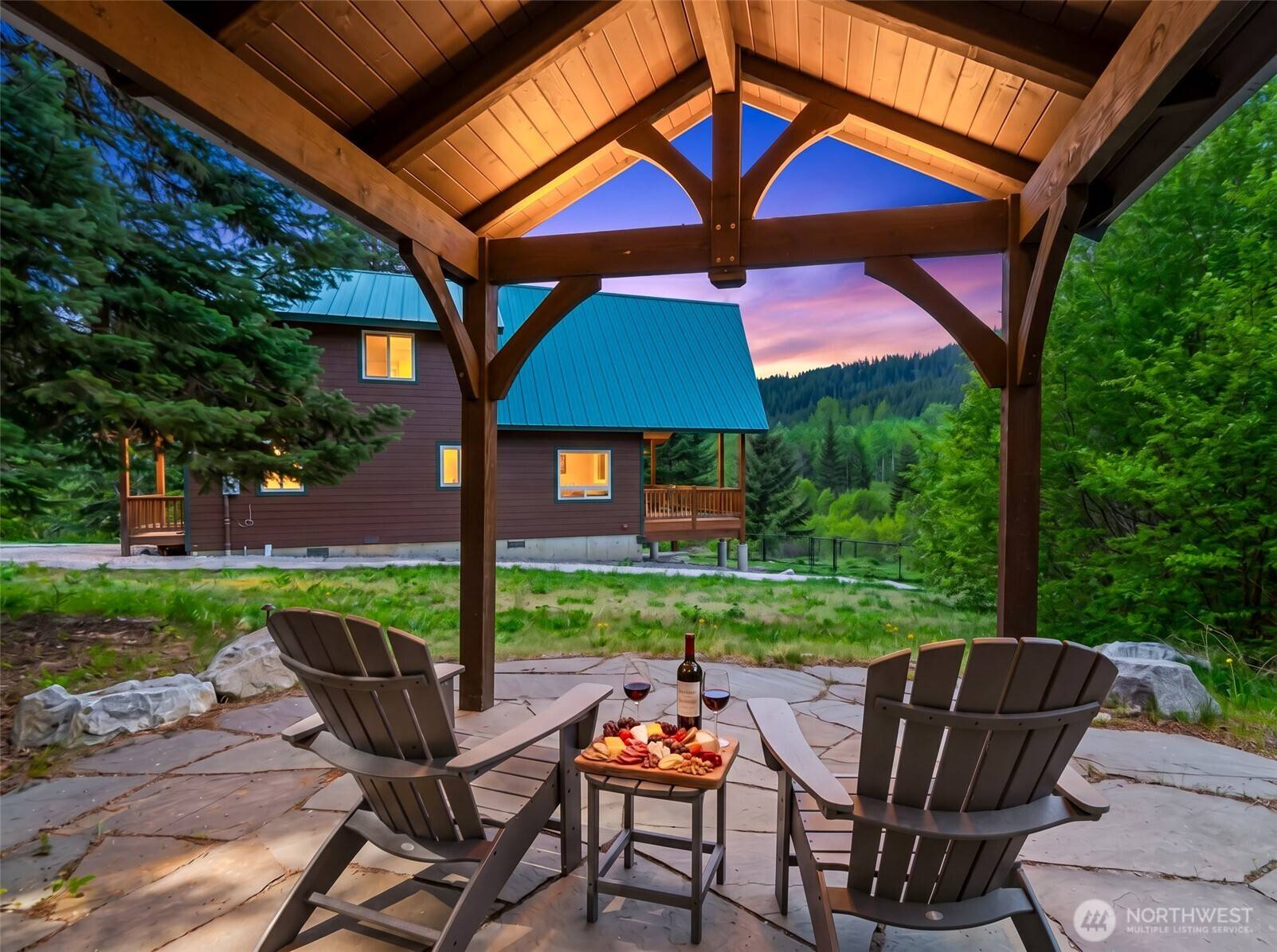 175 Deep Powder LN, Leavenworth, WA 98826