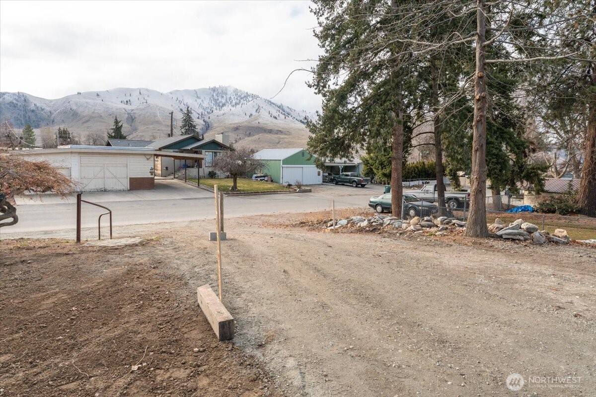 919 E Johnson(Lot 11) AVE, Chelan, WA 98816