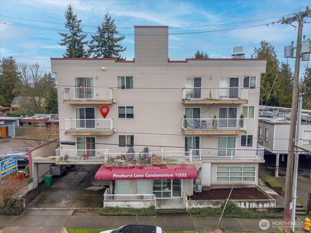 11532 15th AVE NE #301, Seattle, WA 98125
