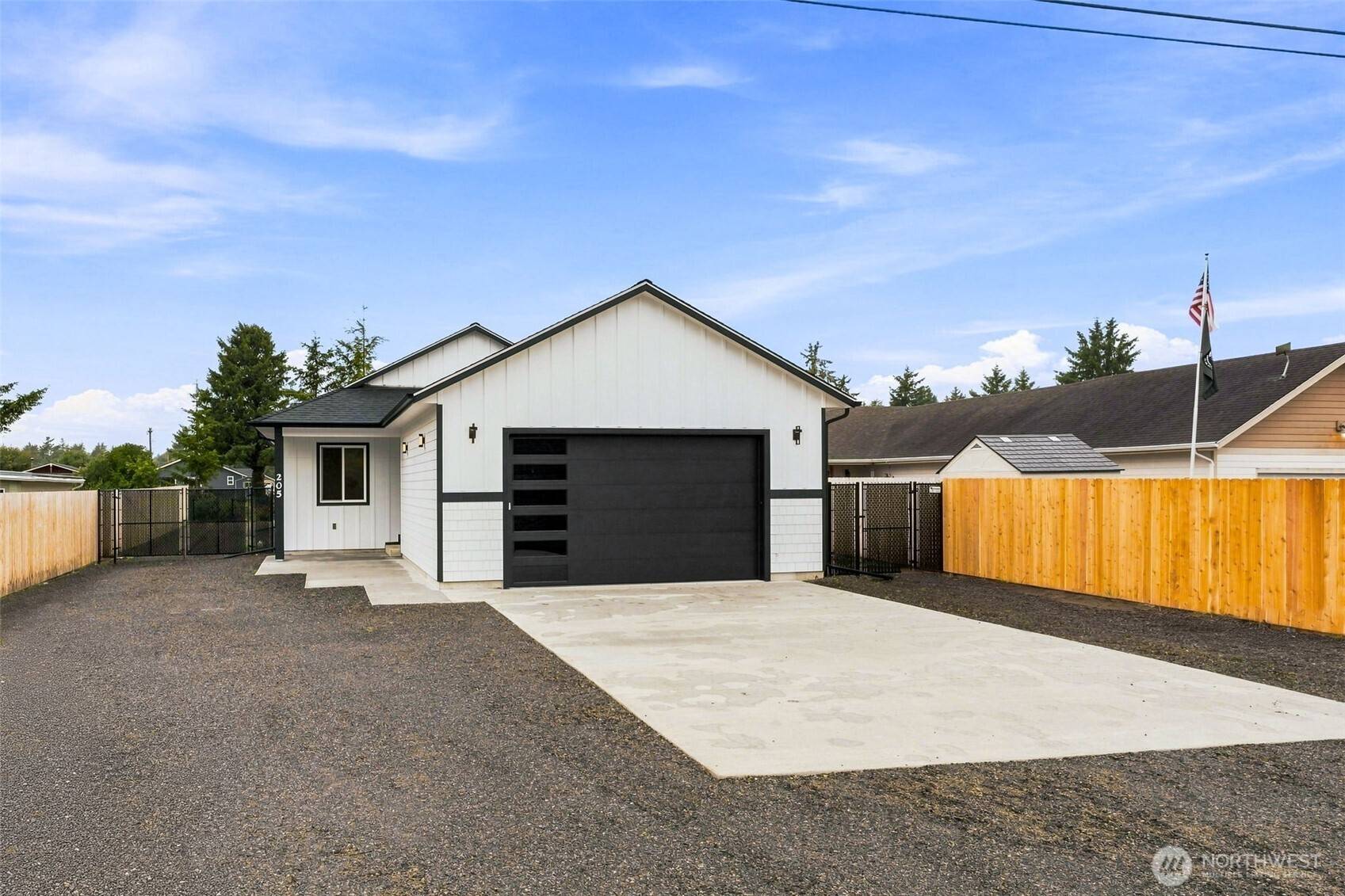 205 Canal DR SE, Ocean Shores, WA 98569