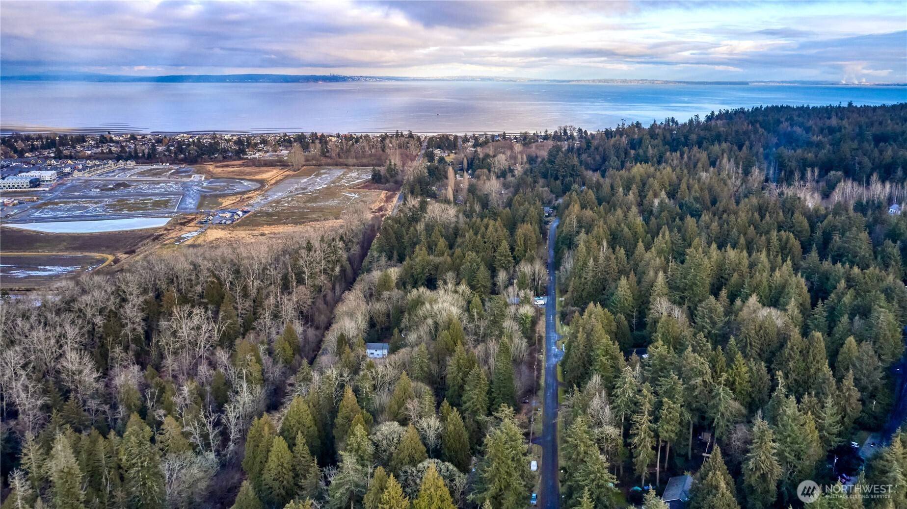 25 Roosevelt RD, Point Roberts, WA 98281