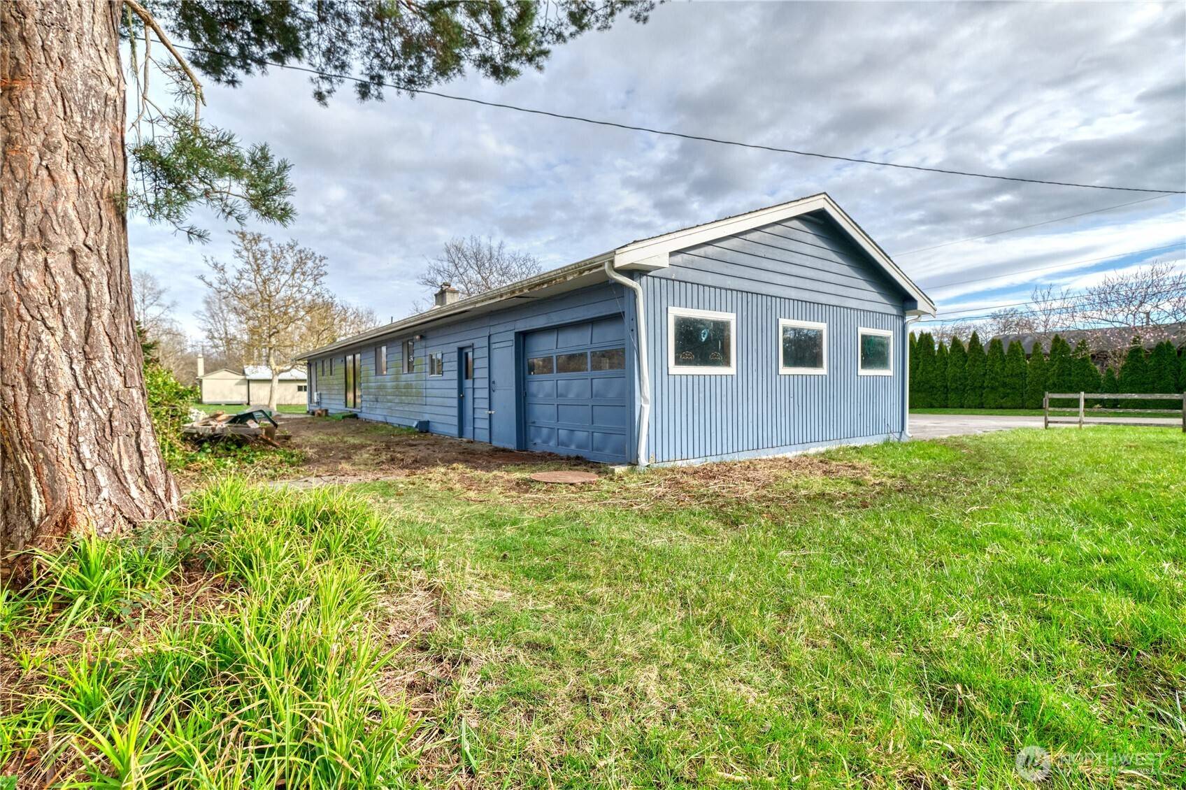 1440 Peltier DR, Point Roberts, WA 98281