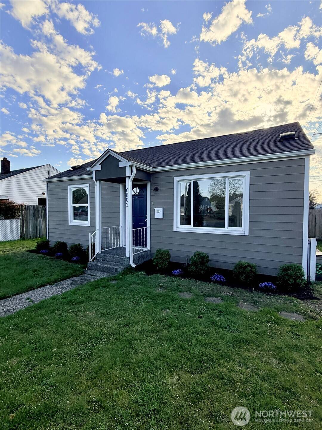 6802 S Oakes ST, Tacoma, WA 98409