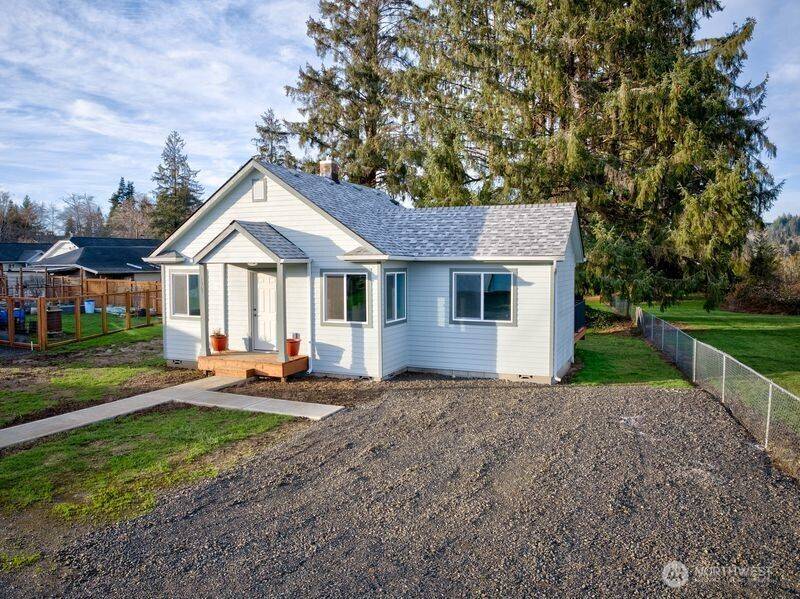 1365 Dolan ST, Raymond, WA 98577