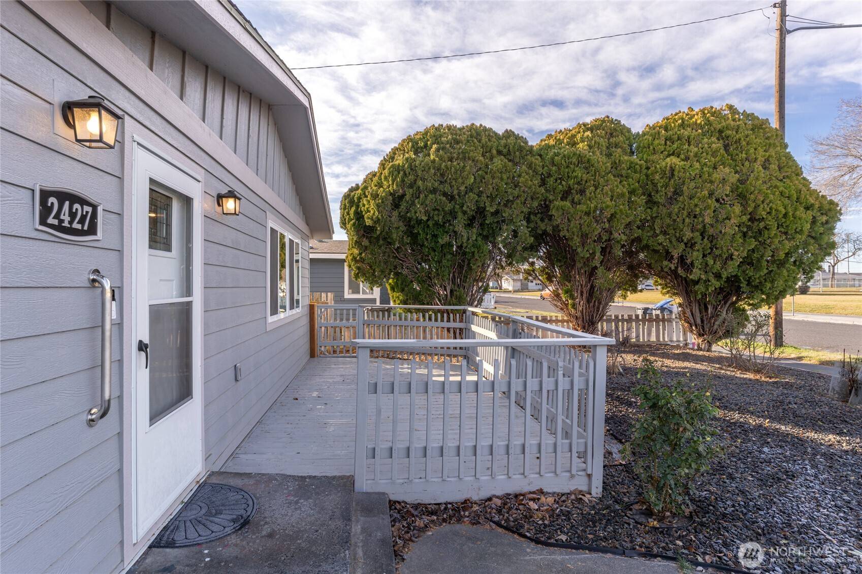 2427 W Texas ST, Moses Lake, WA 98837