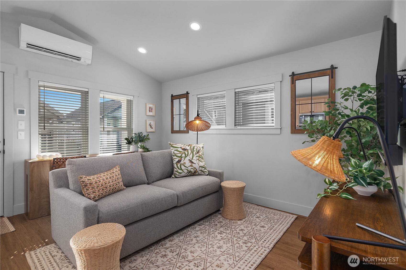 40 Bungalow LOOP, Pacific Beach, WA 98571