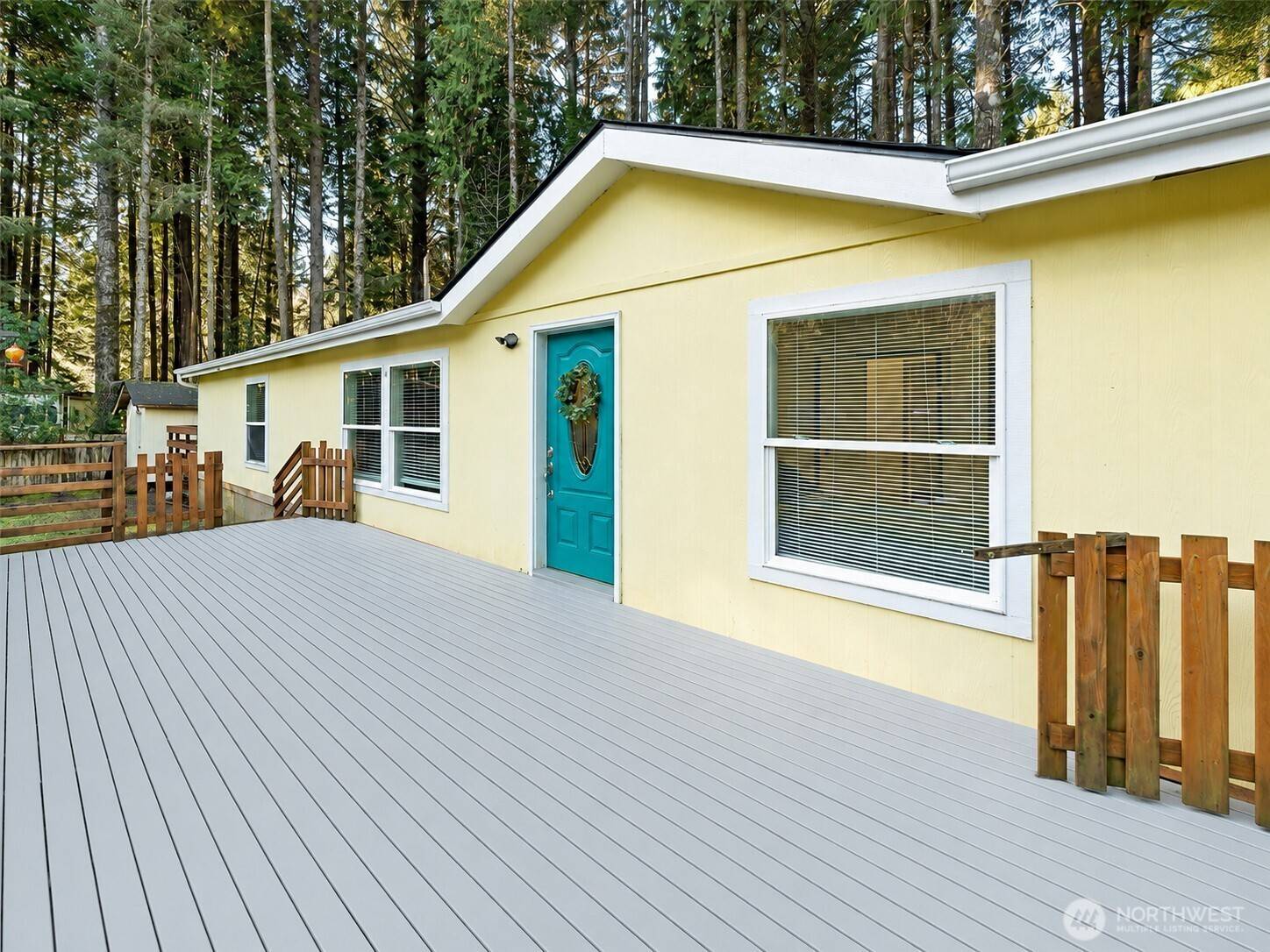 48 Robin LN, Pacific Beach, WA 98571