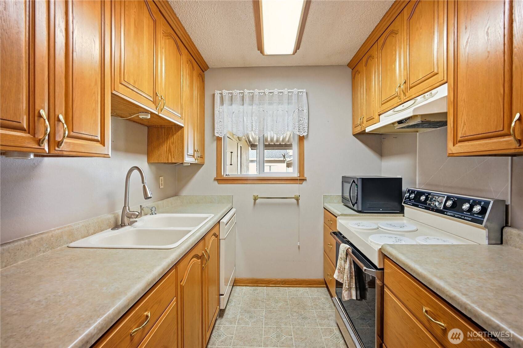 708 Marion LN SE, Puyallup, WA 98372