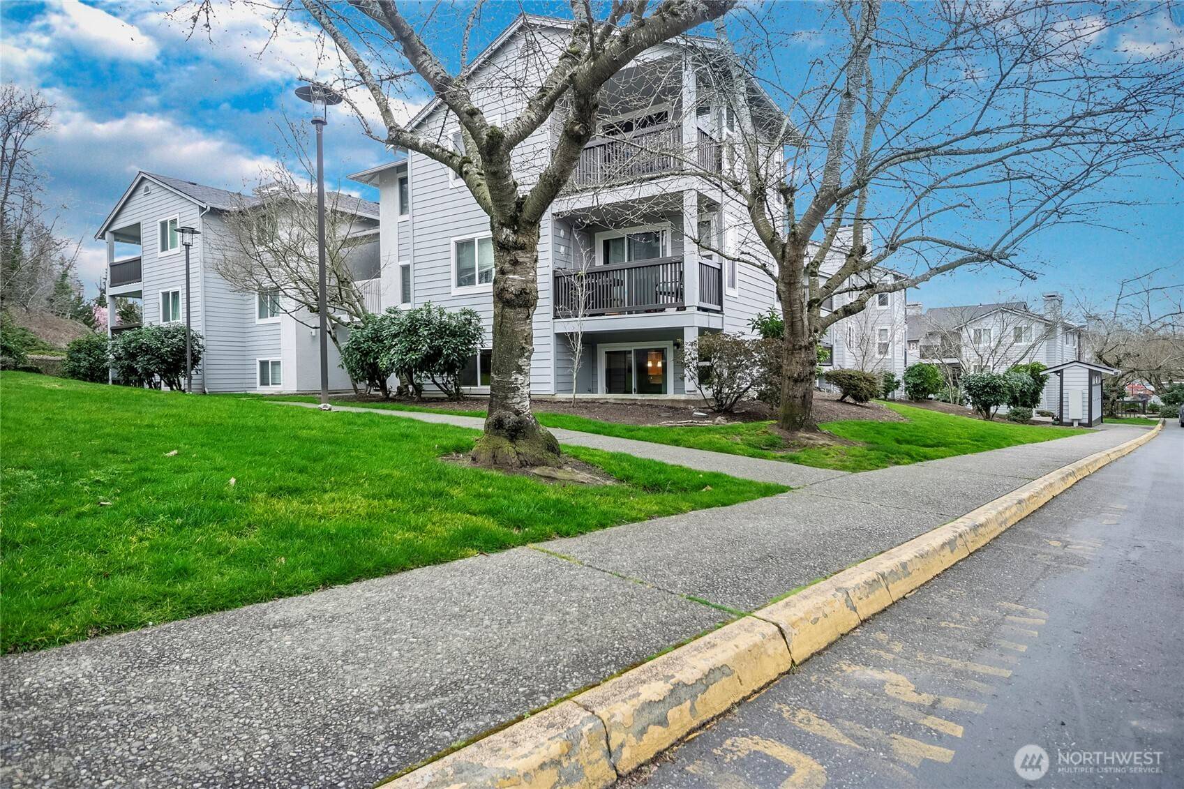 6700 NE 182nd ST #C104, Kenmore, WA 98028