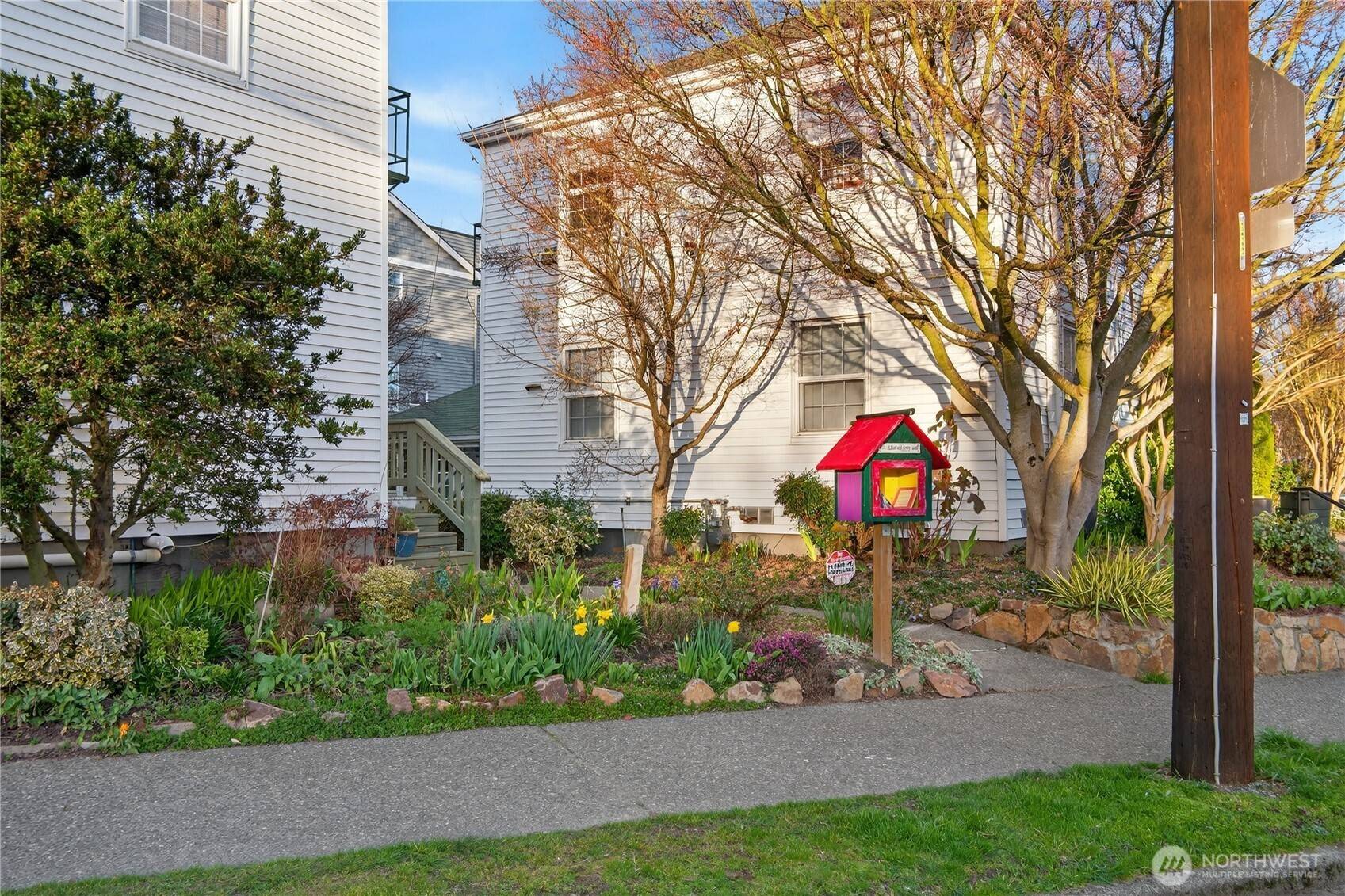 7870 Green Lake DR N #10, Seattle, WA 98103