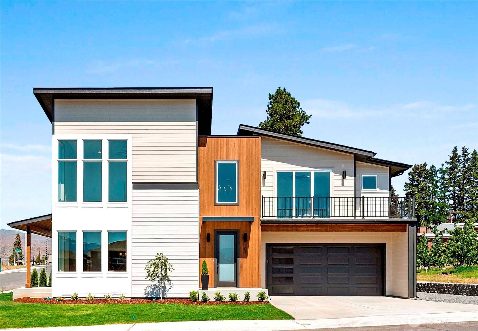 107 Chadwick ST NW, East Wenatchee, WA 98802