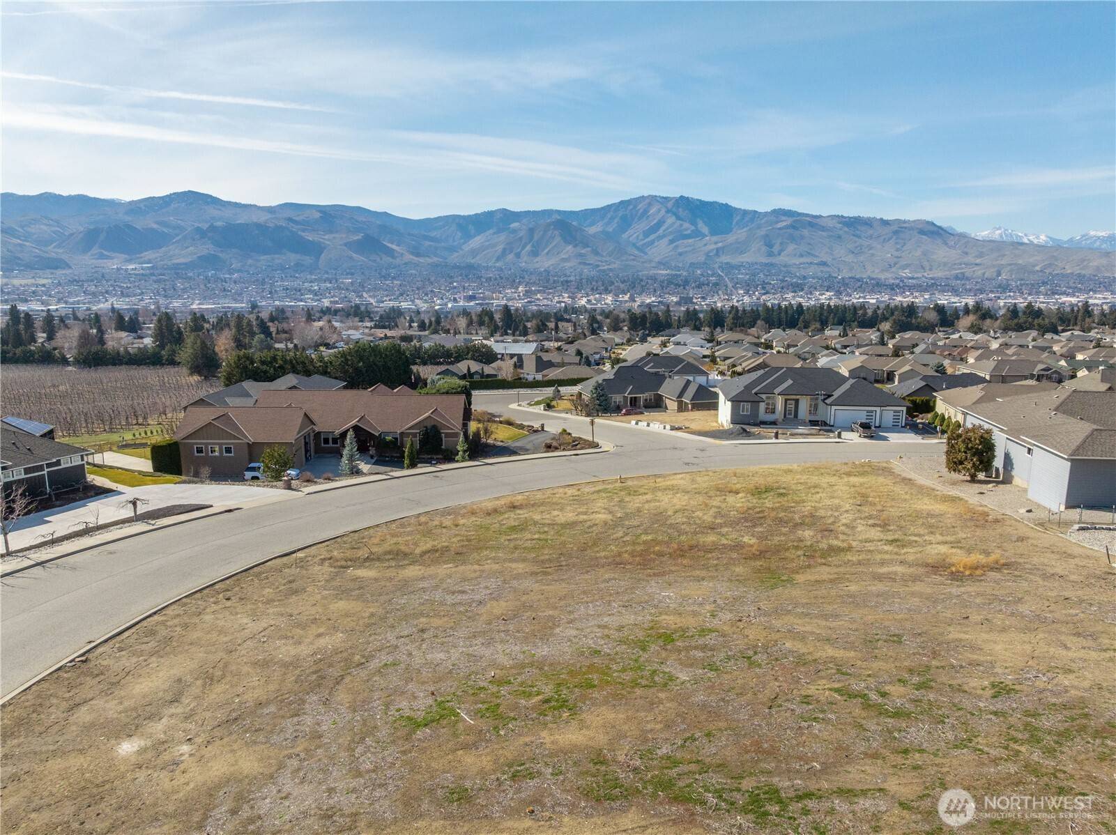 968 Briarwood DR, East Wenatchee, WA 98802