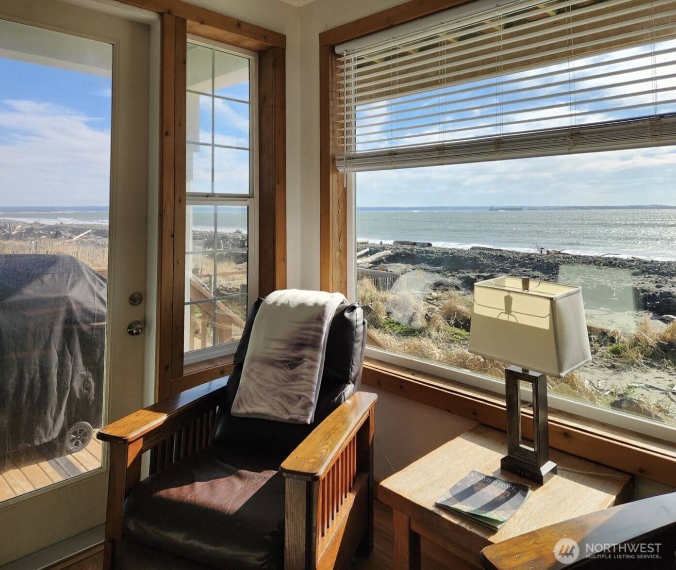 289 Marine View DR SE, Ocean Shores, WA 98569