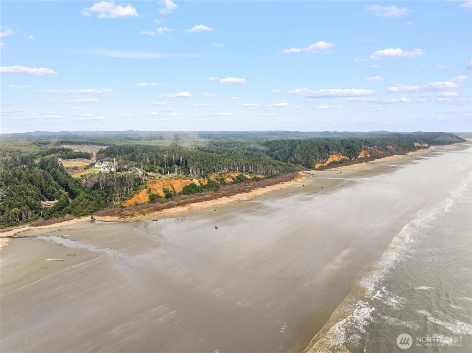 14 Chauncey LN W, Pacific Beach, WA 98571