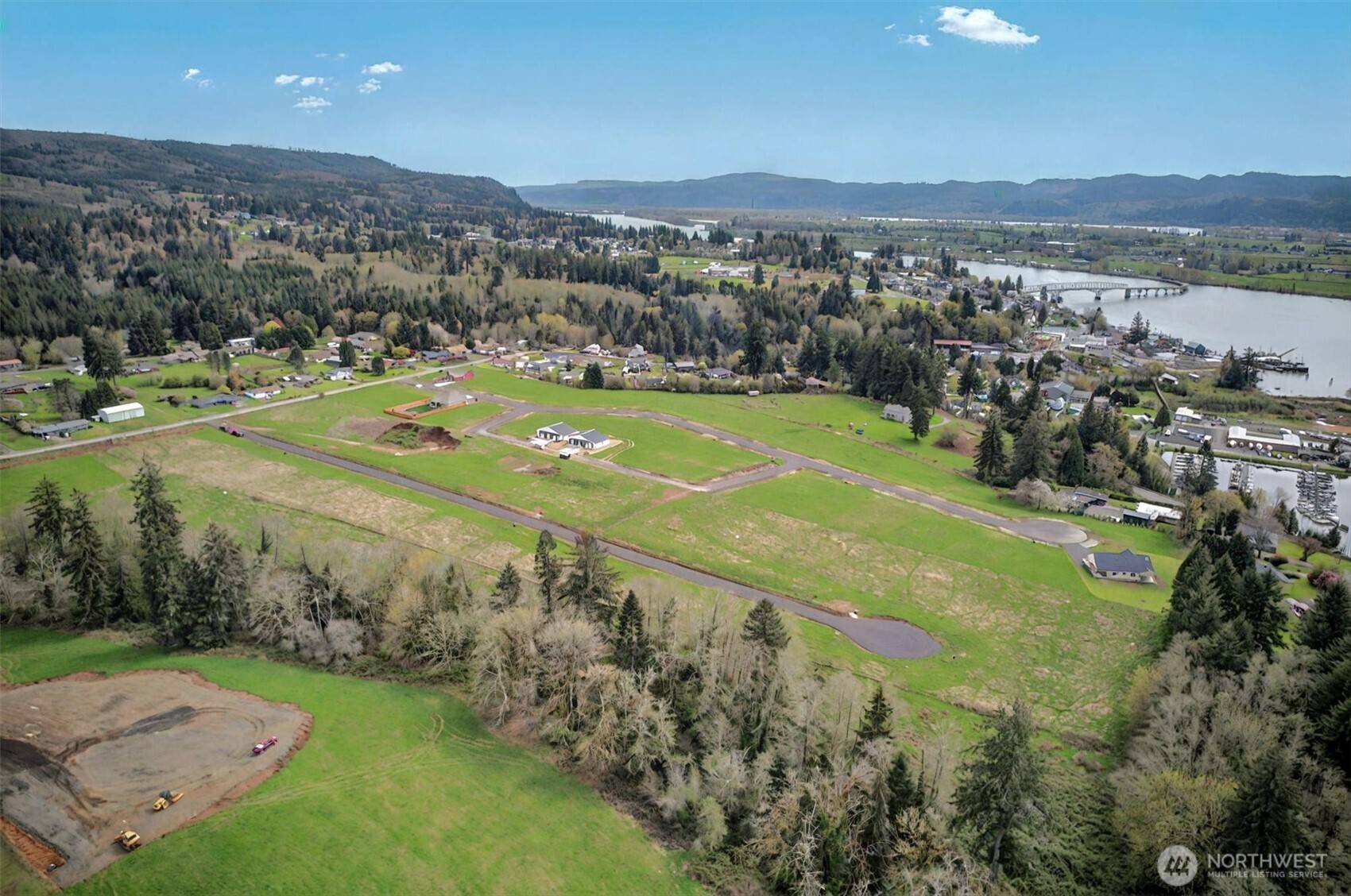 22 Ma'uka Nani DR, Cathlamet, WA 98612