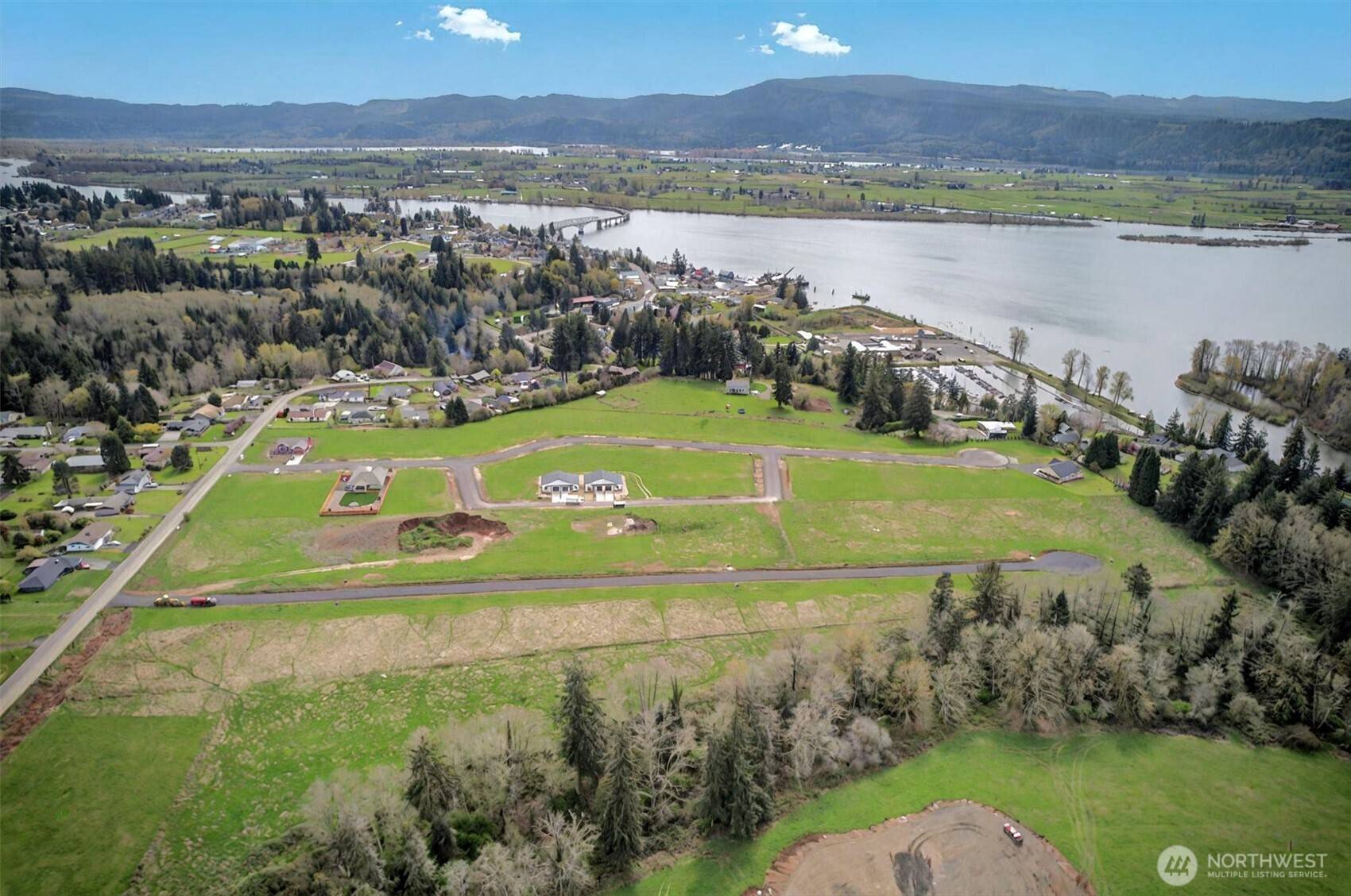 30 Ma'uka Nani DR, Cathlamet, WA 98612