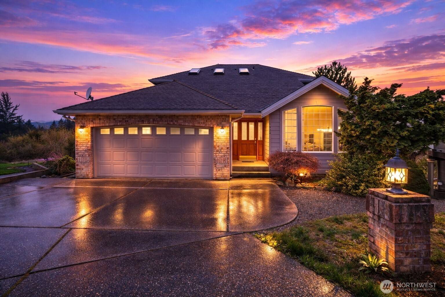 1924 5th ST SE, Puyallup, WA 98372