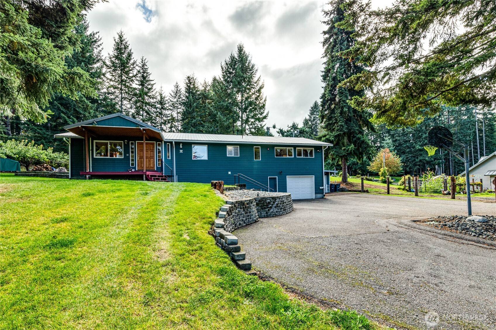 73 Ross LN, Port Angeles, WA 98363