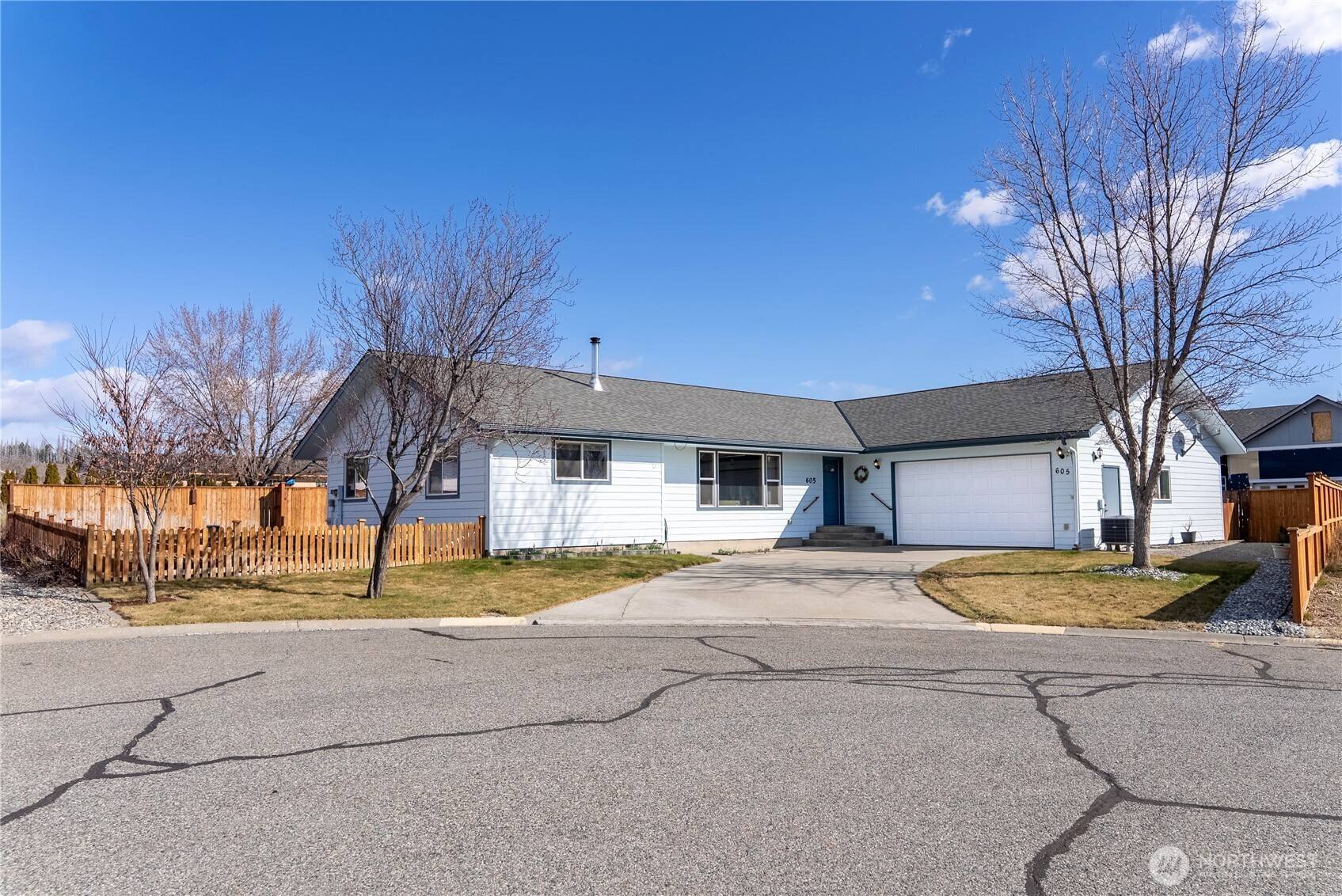 605 Pinyon PL, Omak, WA 98841