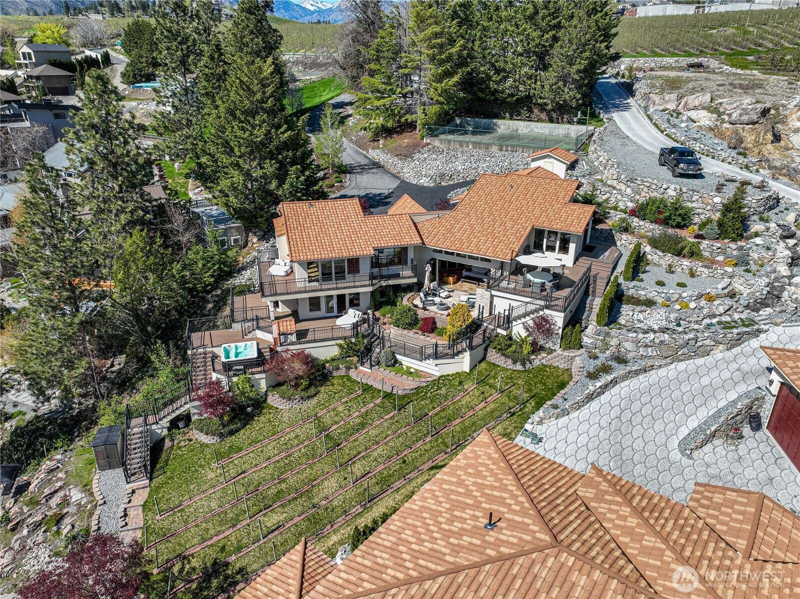 61 Washut LN, Manson, WA 98831