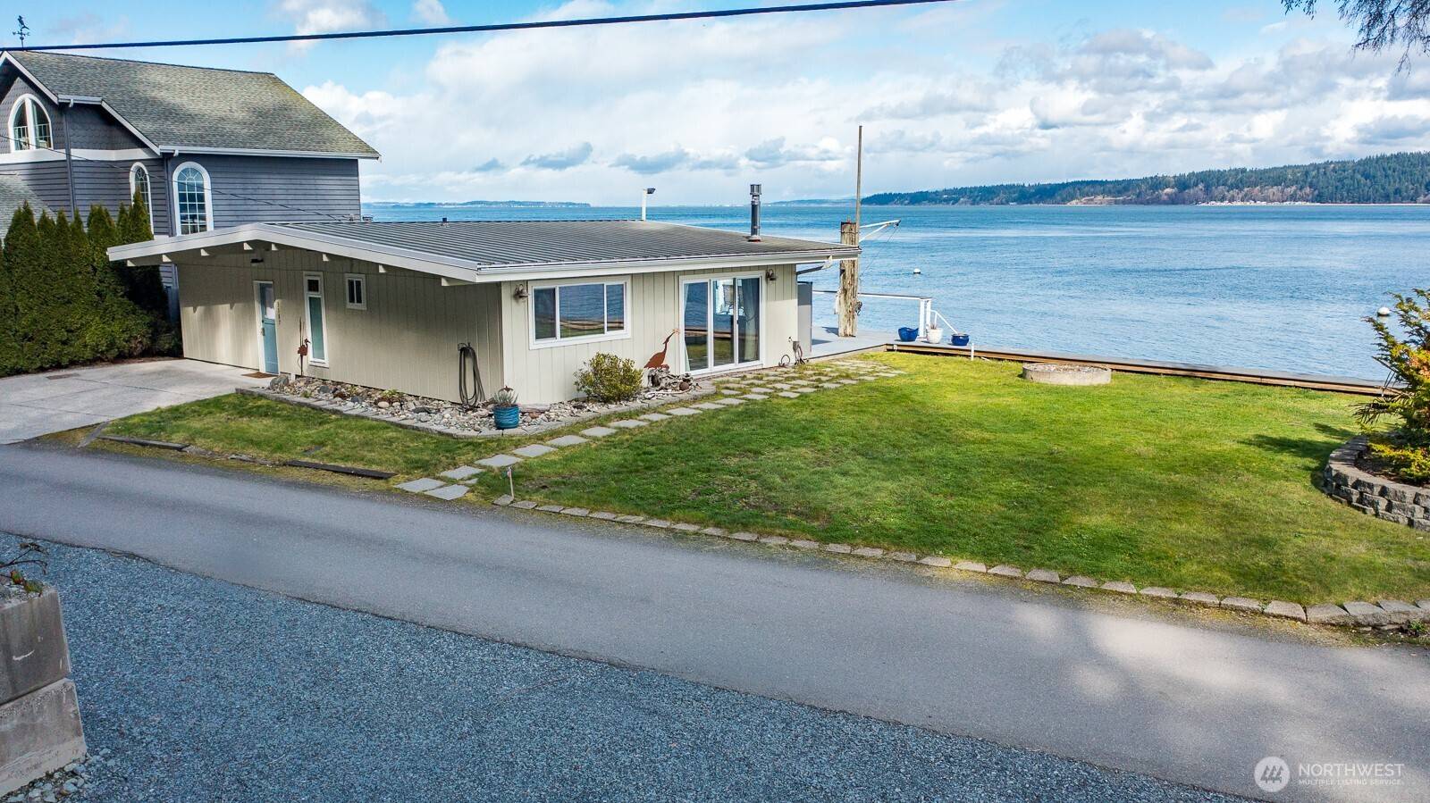 3187 Shoreline DR, Camano Island, WA 98282