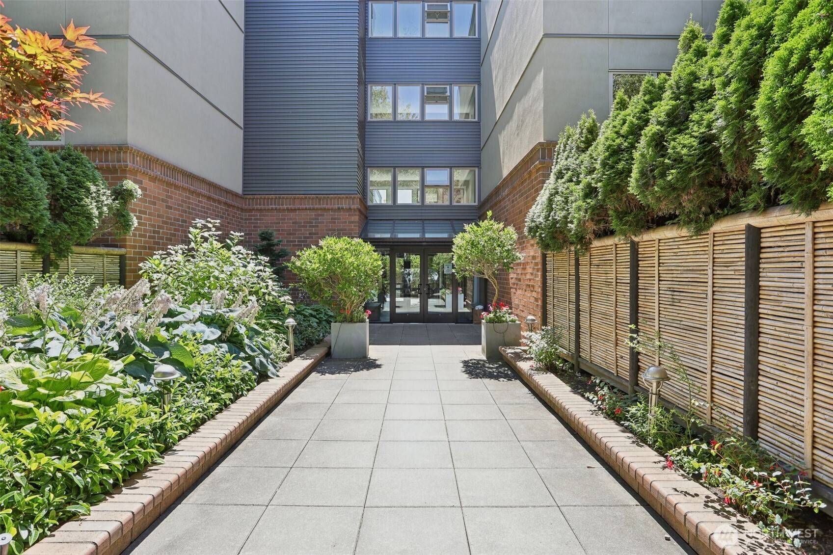 275 W Roy ST #114, Seattle, WA 98119