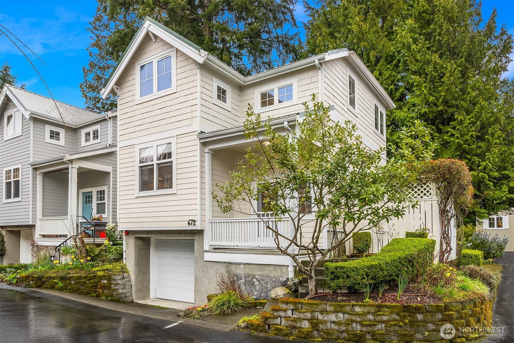 672 Madison AVE N, Bainbridge Island, WA 98110