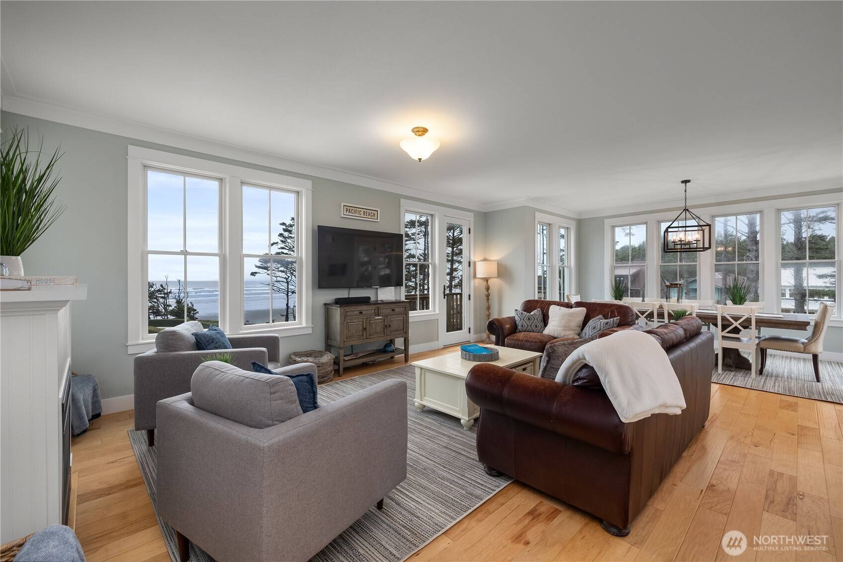 78 Pacifica LN, Pacific Beach, WA 98571