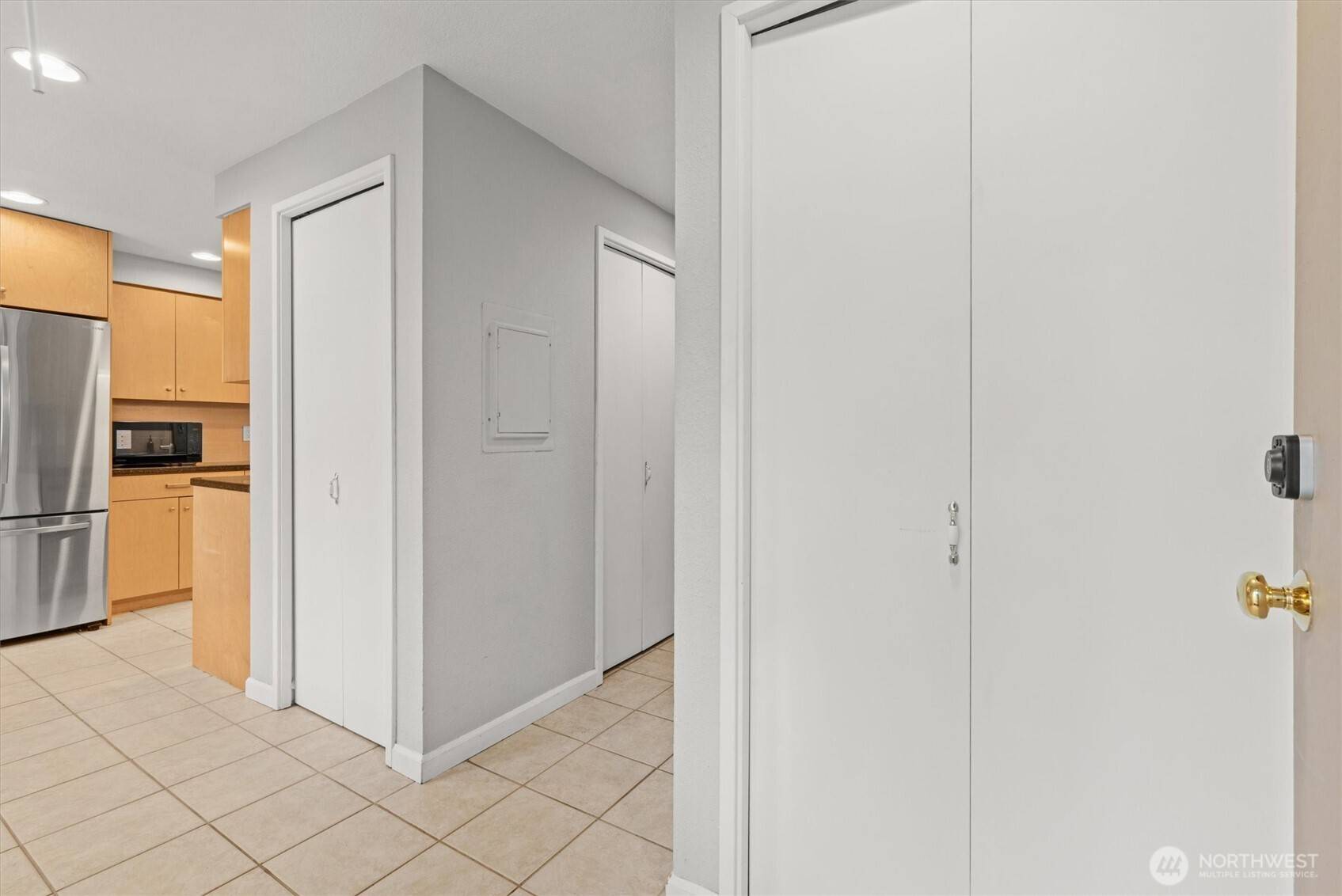 8225 212th ST SW #304, Edmonds, WA 98026