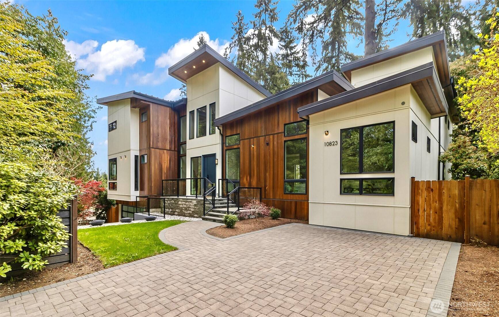10823 SE 12th ST, Bellevue, WA 98004