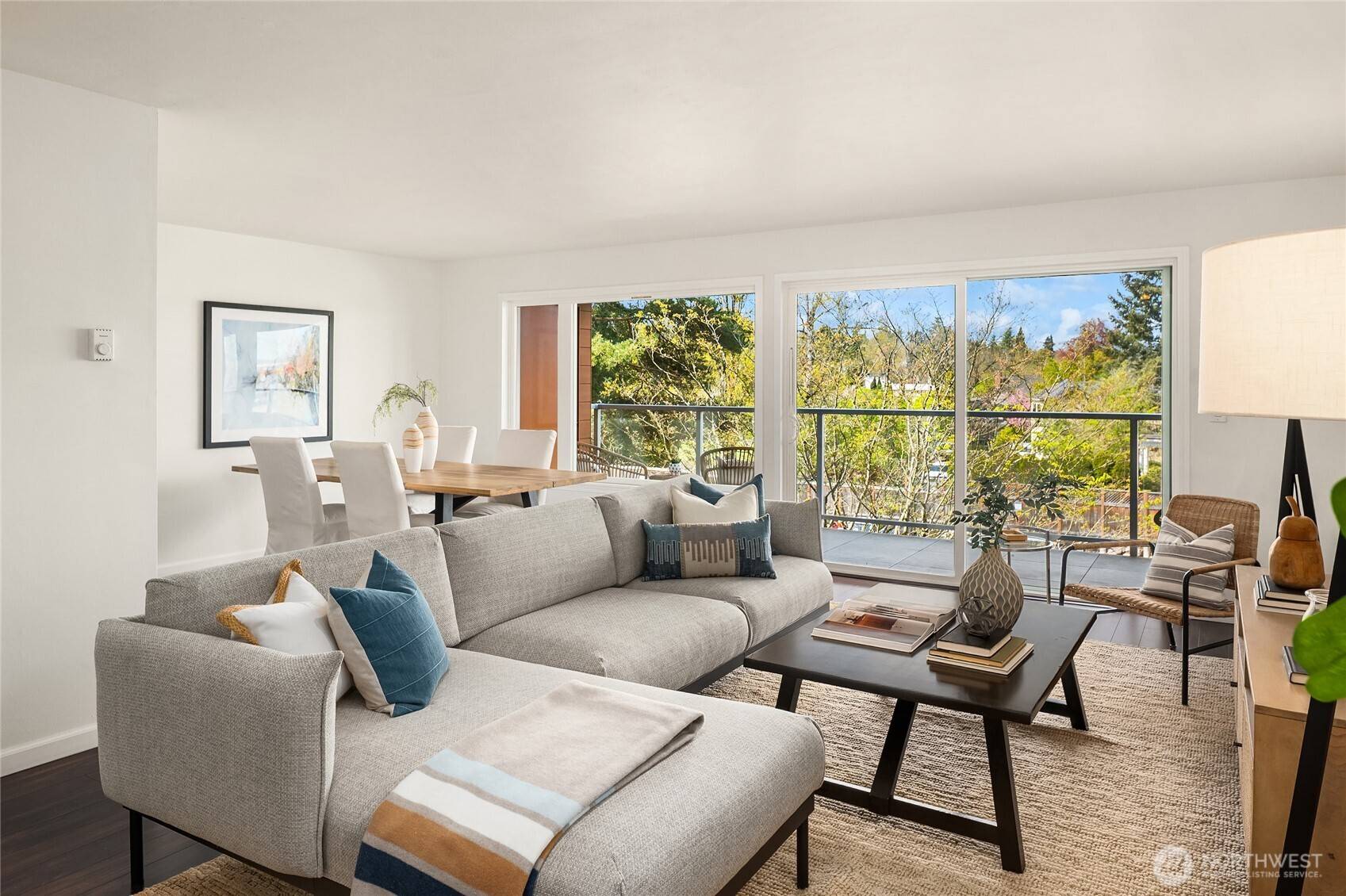 2501 Canterbury LN E #322, Seattle, WA 98112