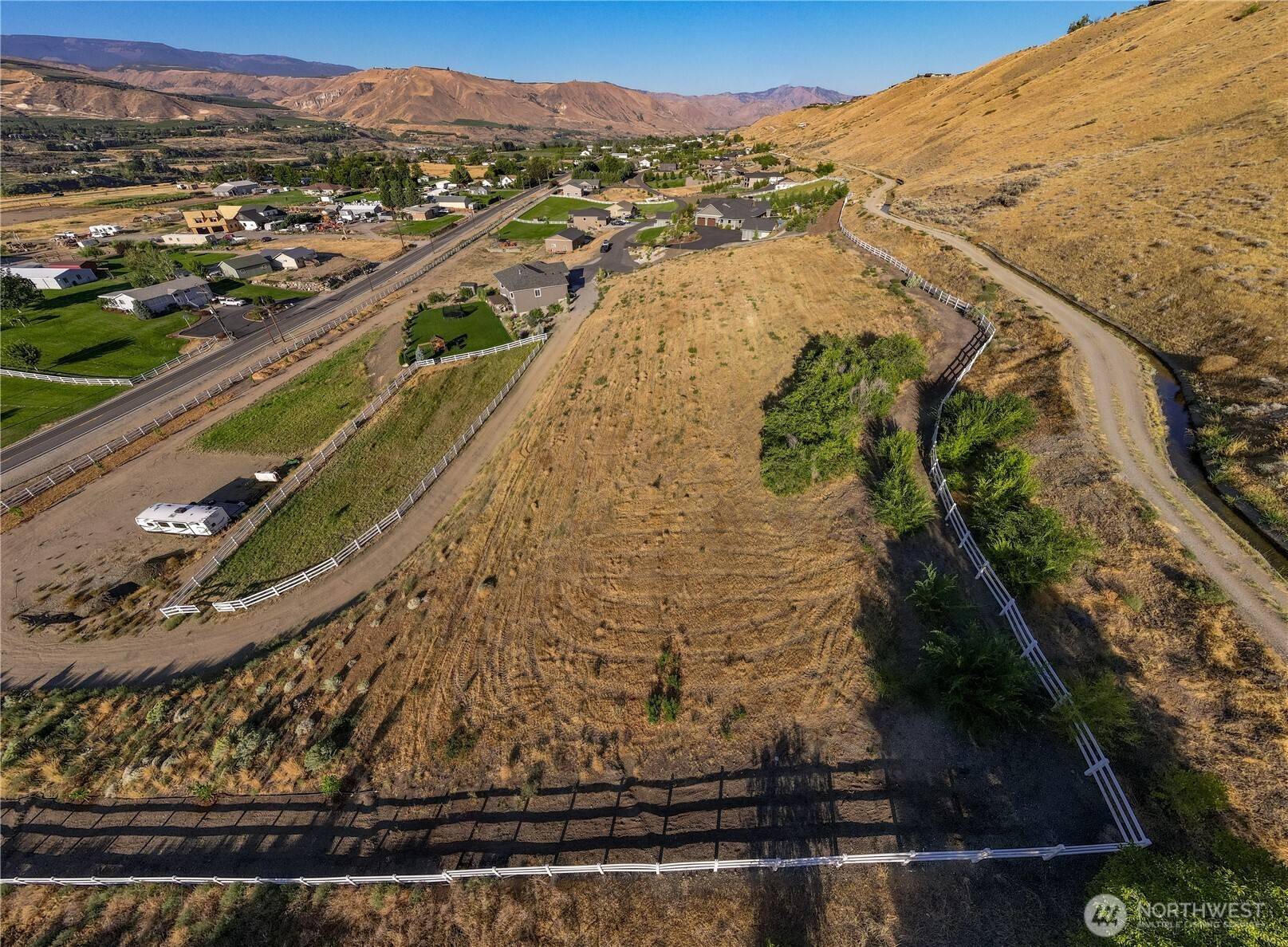 3223 Martin PL, East Wenatchee, WA 98802