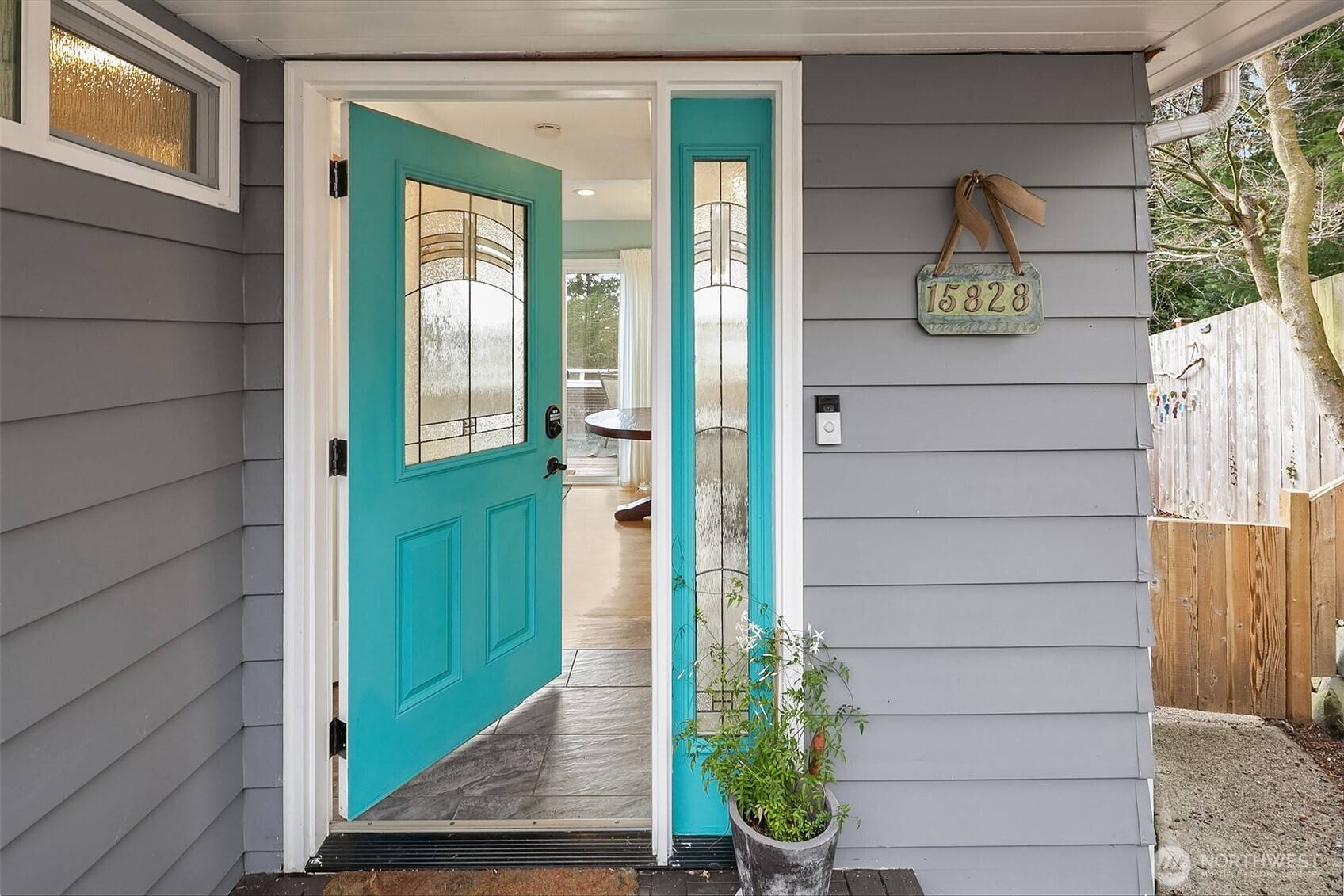15828 25th AVE SW, Burien, WA 98166