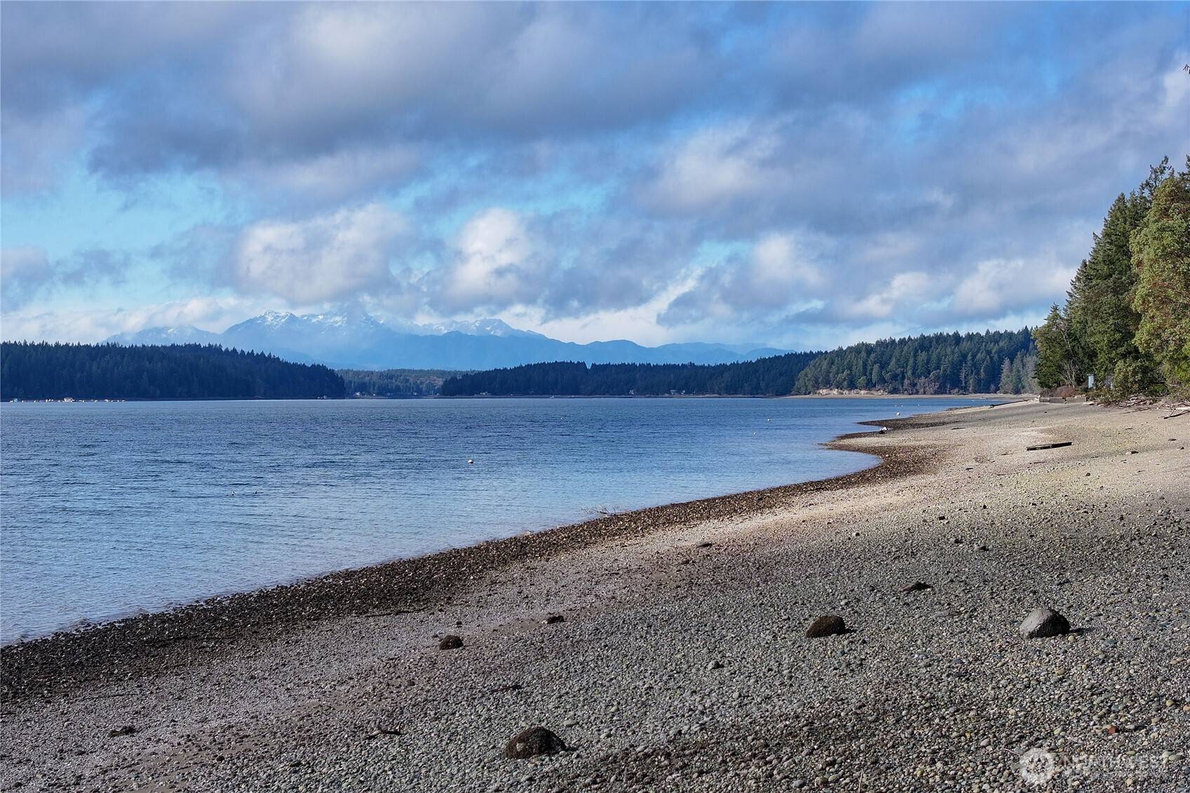 820 E Burgundy RD, Shelton, WA 98584
