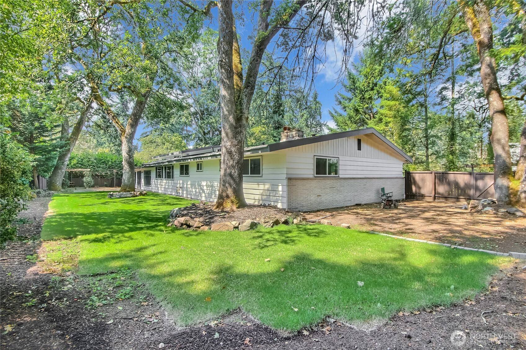 6902 Mount Tacoma DR SW, Lakewood, WA 98499