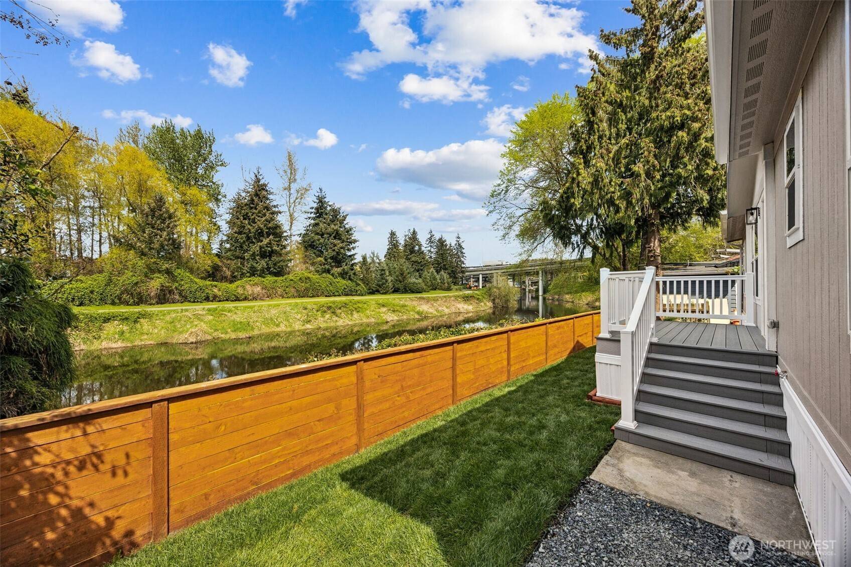 11510 E Riverside DR #27, Bothell, WA 98011