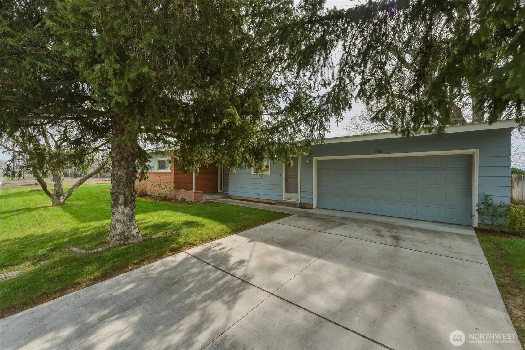 950 SE 12th ST, College Place, WA 99324