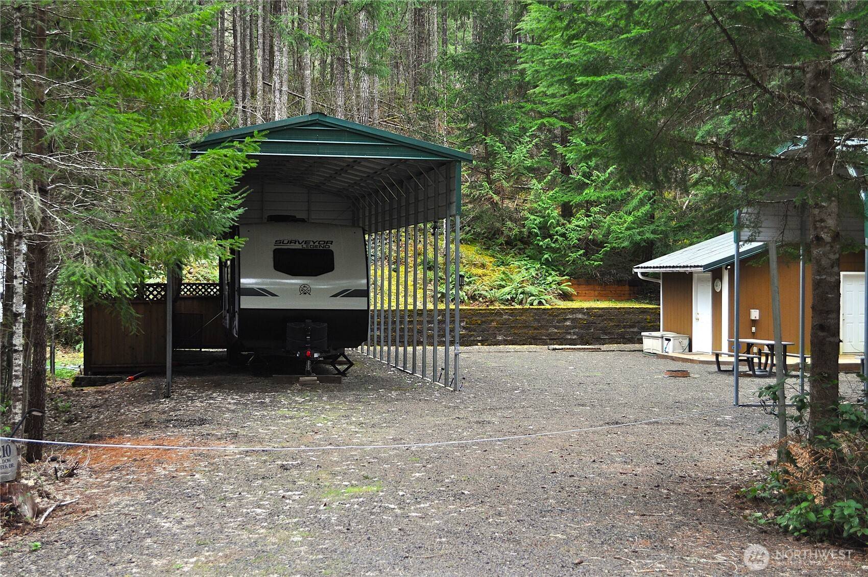 210 N Dow Creek DR, Hoodsport, WA 98548