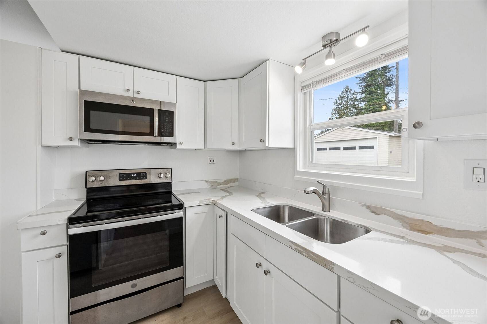 5420 S State ST, Tacoma, WA 98409