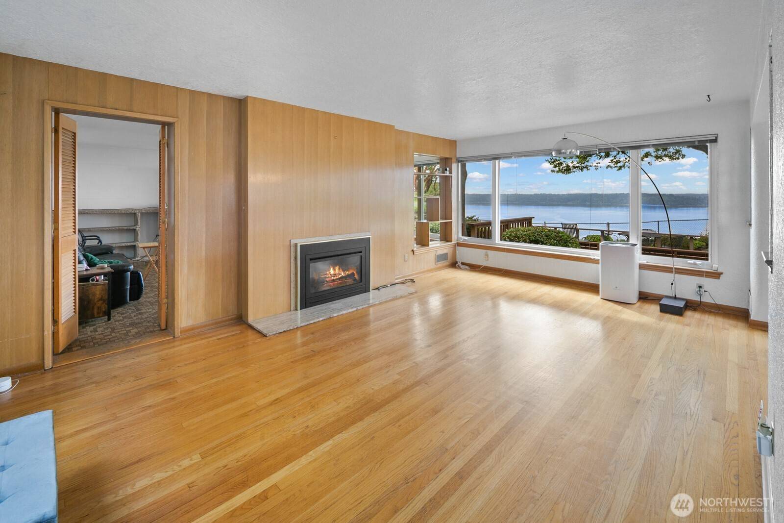 10445 Marine View DR SW, Seattle, WA 98146