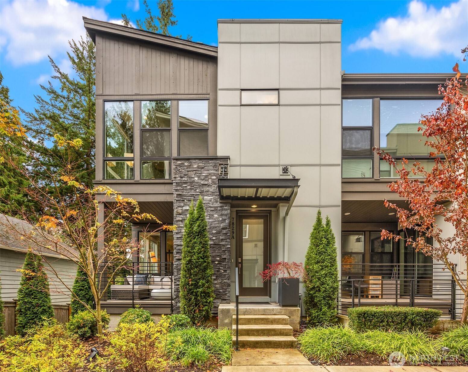 7829 NE 121st LN #A, Kirkland, WA 98034