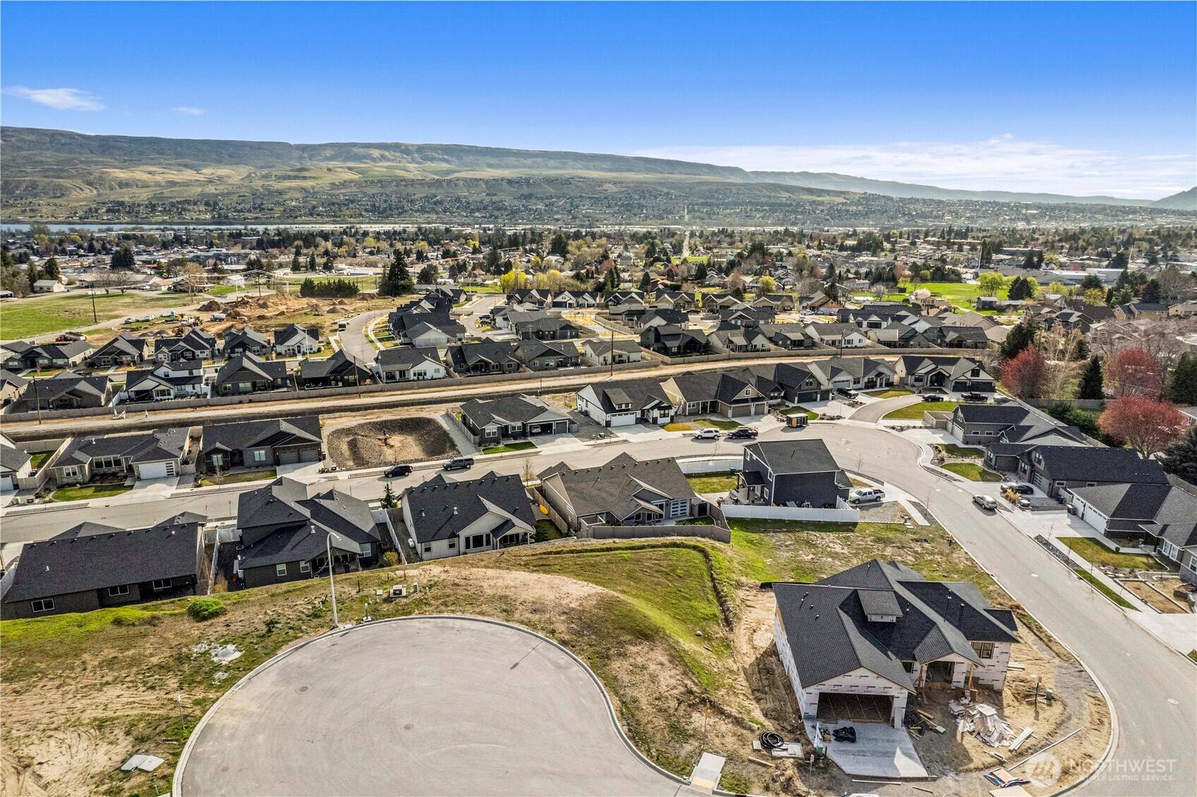 978 Spring Mountain DR, Wenatchee, WA 98801